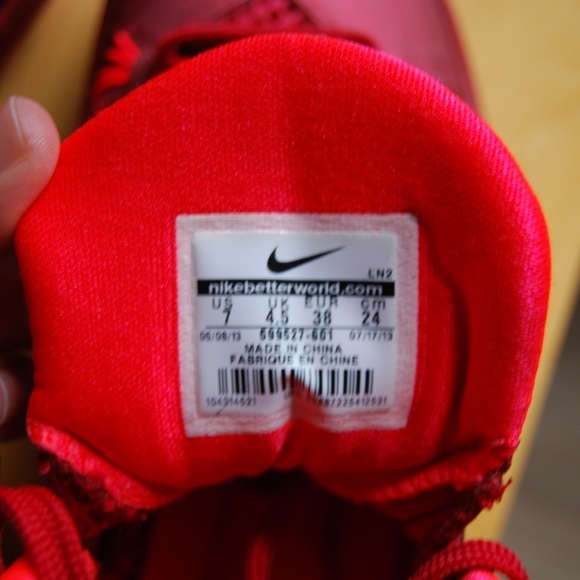 NIKE Hyperdunk 2013 Women's Basketball Size 7 - Picture 3 of 5